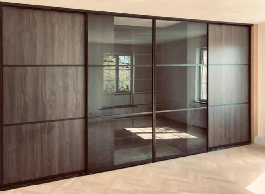 Dressing met schuifdeuren