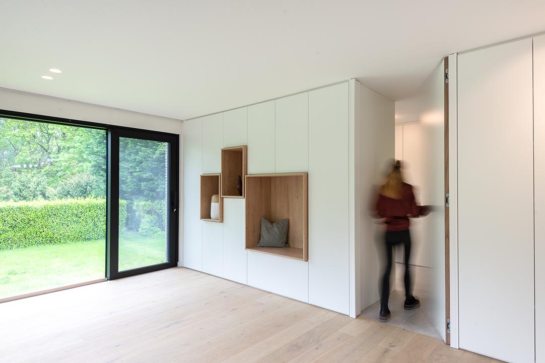 Strakke kastenwand blokdeur | Inspiratie voor jouw interieur |