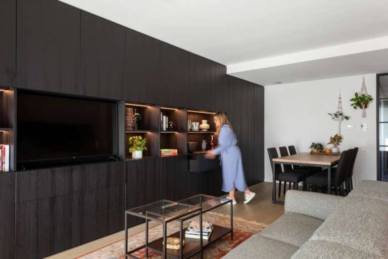 Kastenwand in woonkamer l Realisatie l DM-Line