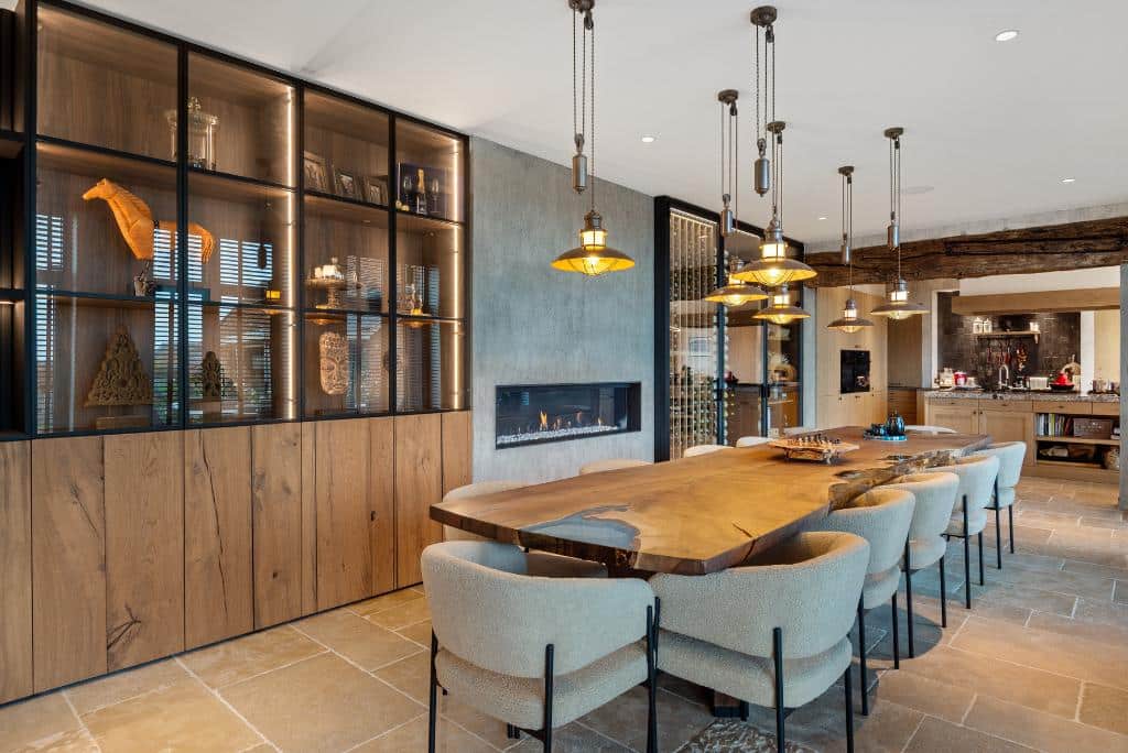Livingmeubel op maat in fineer met darby doors